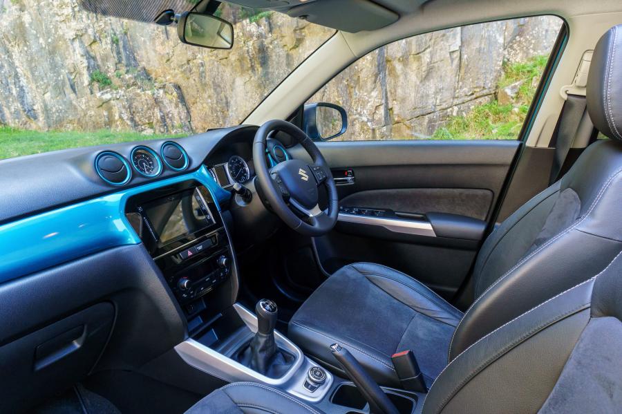  Suzuki Vitara 2015 года  (UK) (фото 19 из 24)
